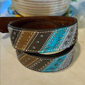 NWOT Ariat Women’s Southwestern Stripe Belt (style #A1524002) No‎ Buckle 44in